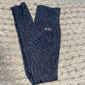 AYBL dark gray patterned leggings